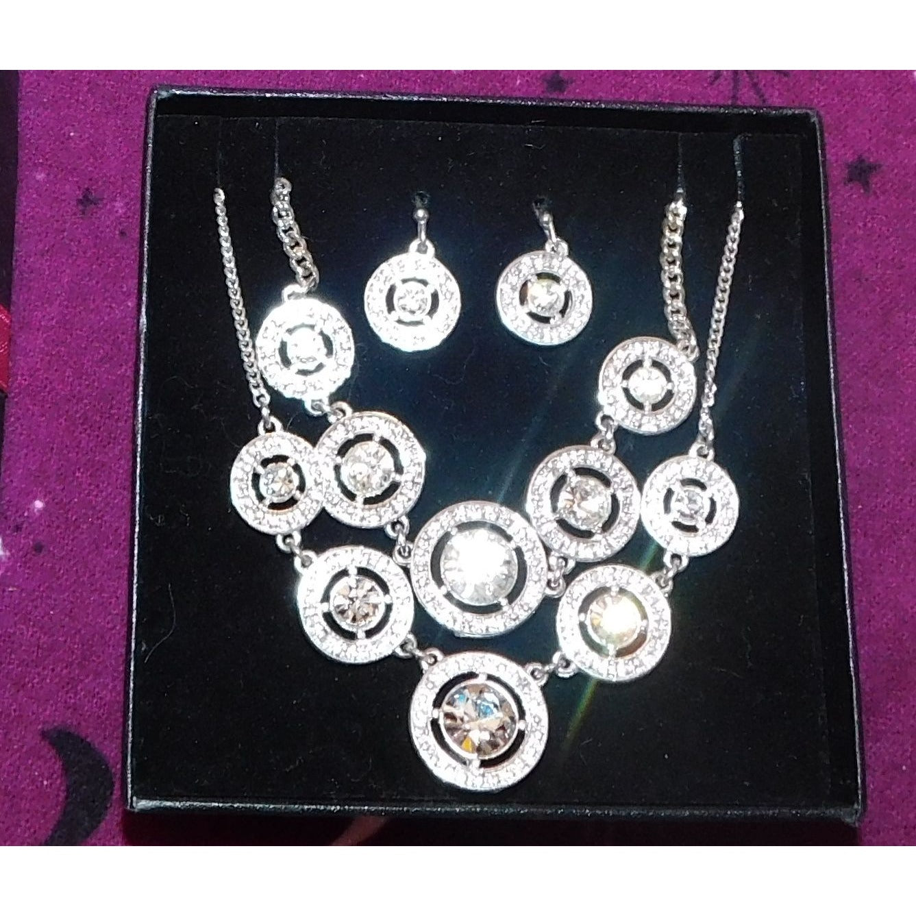Vintage Avon Silver Tone Gemmed Gift Set (Necklace, Bracelet, Earrings)