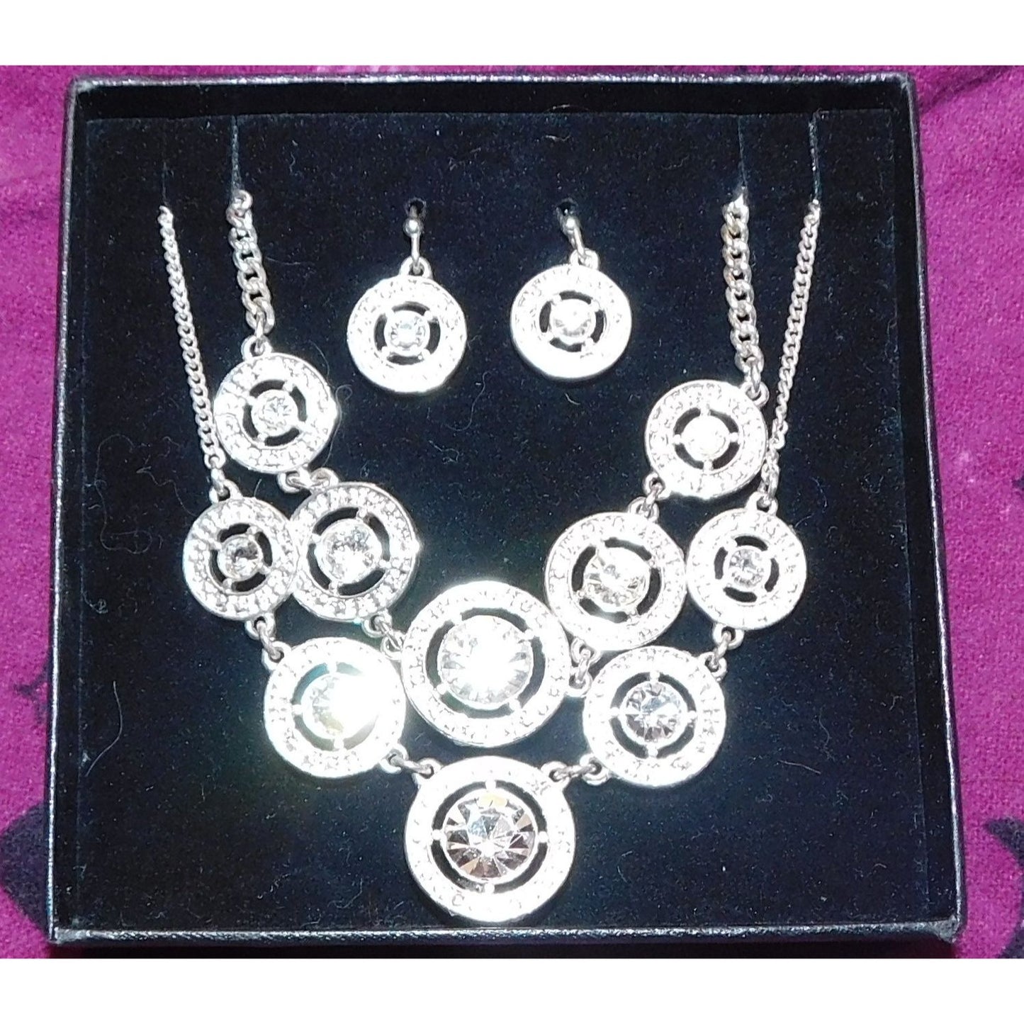 Vintage Avon Silver Tone Gemmed Gift Set (Necklace, Bracelet, Earrings)