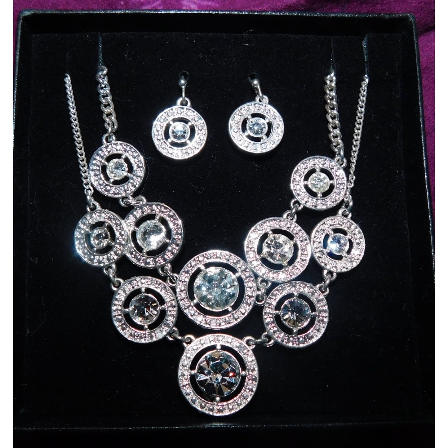 Vintage Avon Silver Tone Gemmed Gift Set (Necklace, Bracelet, Earrings)