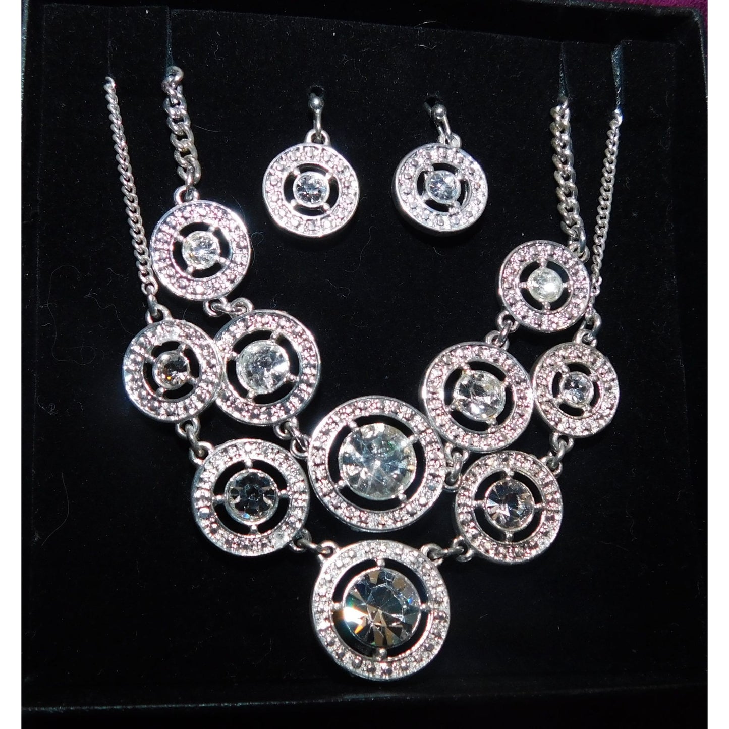 Vintage Avon Silver Tone Gemmed Gift Set (Necklace, Bracelet, Earrings)