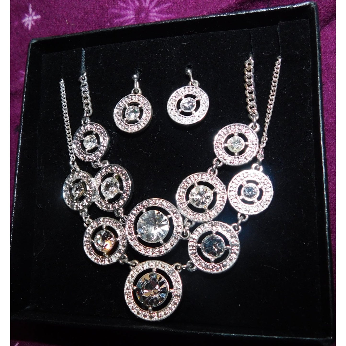 Vintage Avon Silver Tone Gemmed Gift Set (Necklace, Bracelet, Earrings)