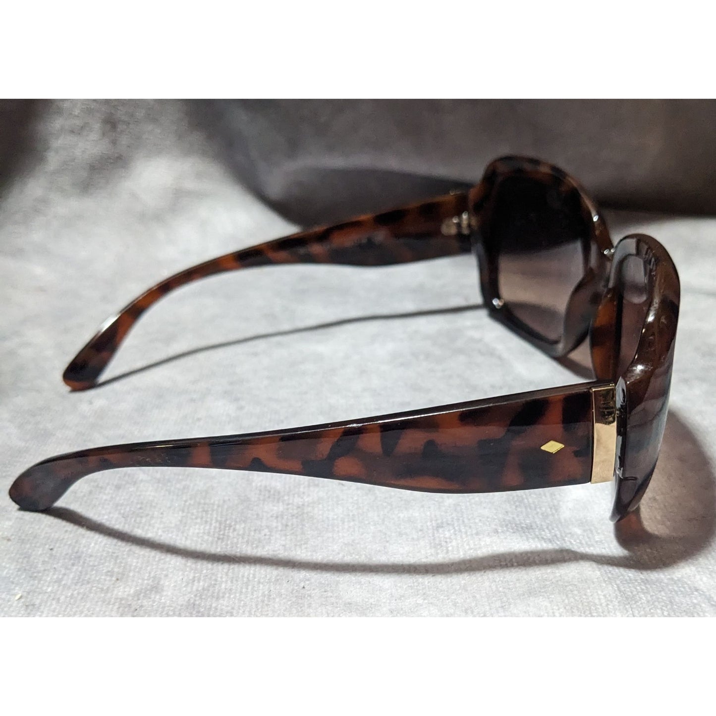 Retro 90s Fossil Brown Tortoise Sunglasses