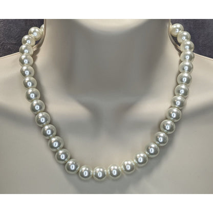 Elegant White Faux Pearl Necklace