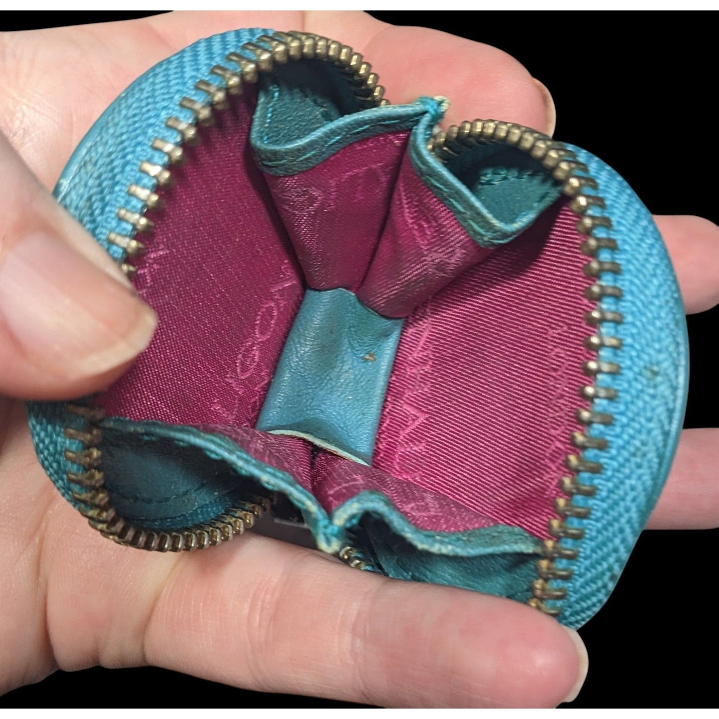 Vintage Penhaligon's Of London Round Blue Zipper Coin Purse