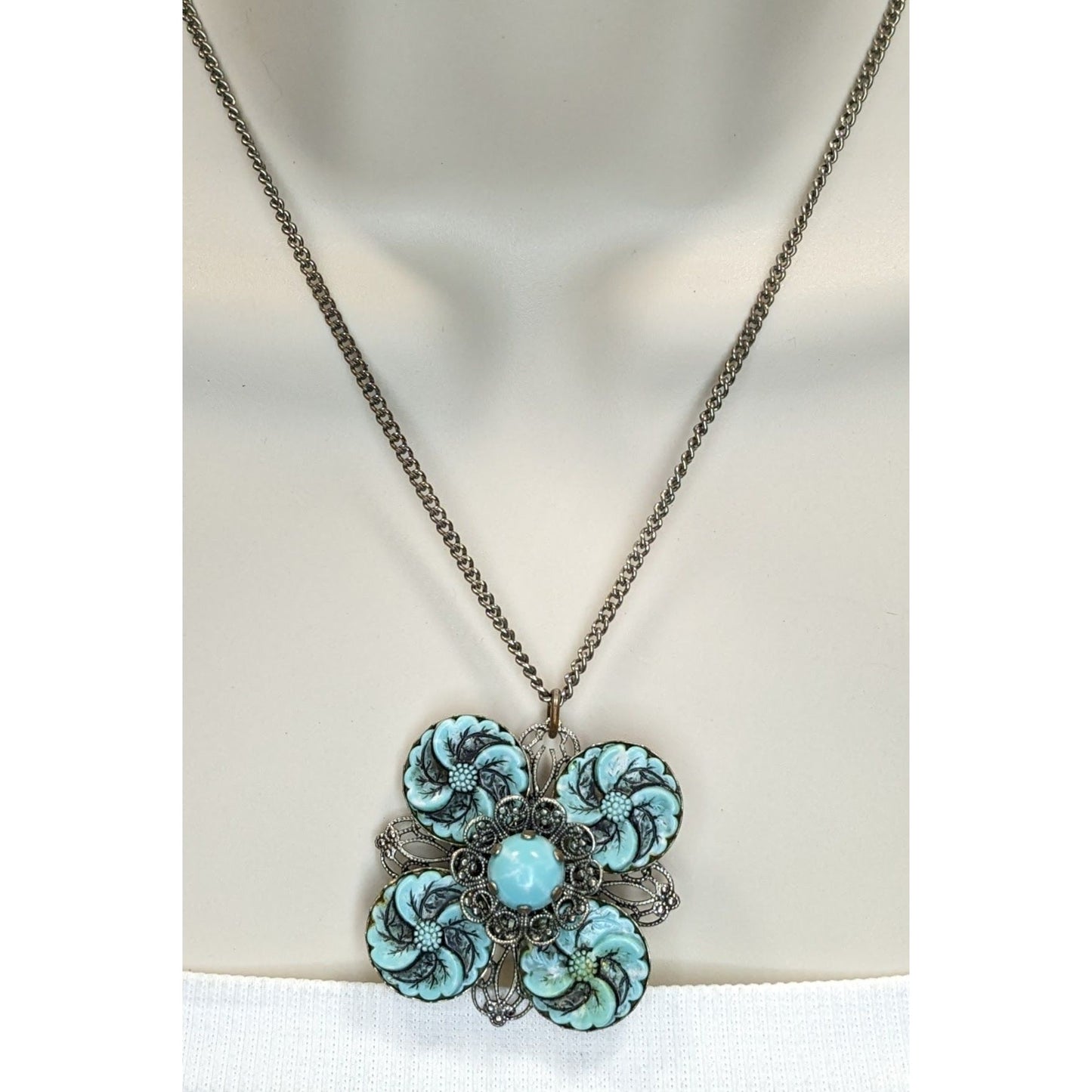 Vintage Faux Turquoise Floral Pendant Necklace Silver Tone Blue Southwestern Jewelry