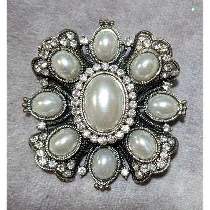 Elegant Glam Baroque Style Pearl And Rhinestone Brooch