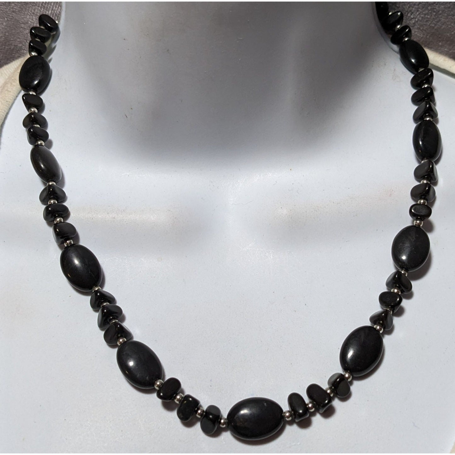 Preppy Beaded Chaps Black And Silver Necklace