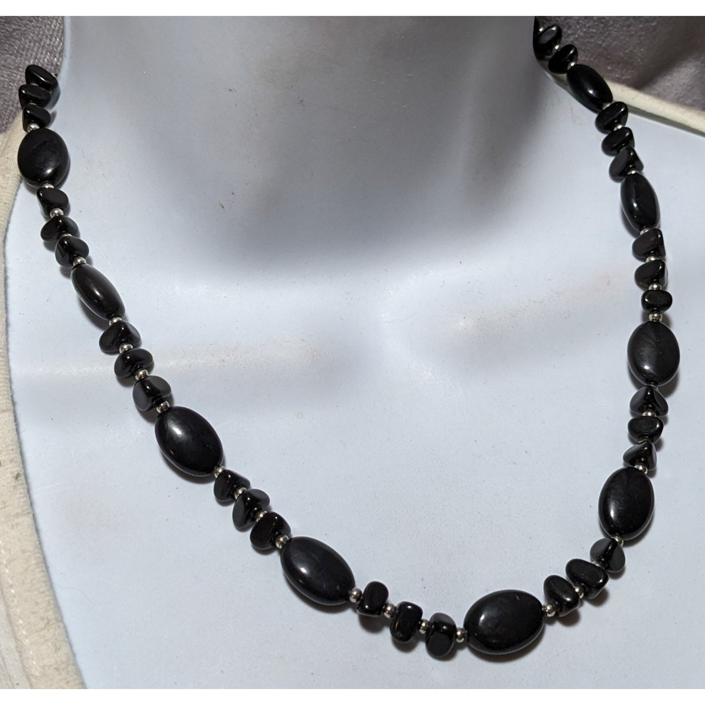 Preppy Beaded Chaps Black And Silver Necklace