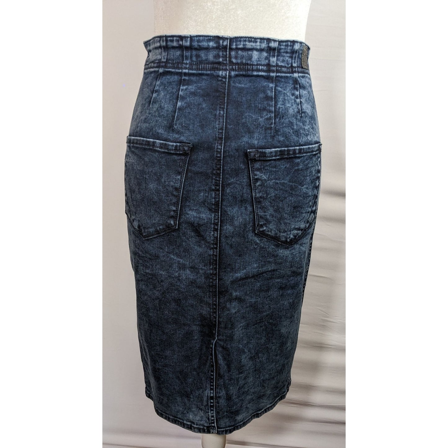 DKNY Blue Denim Full Zip Knee Length Pencil Skirt With Real Pockets!