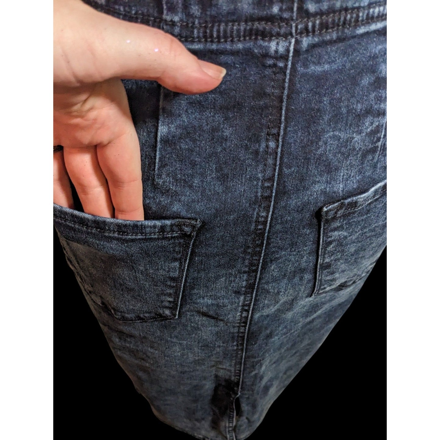 DKNY Blue Denim Full Zip Knee Length Pencil Skirt With Real Pockets!