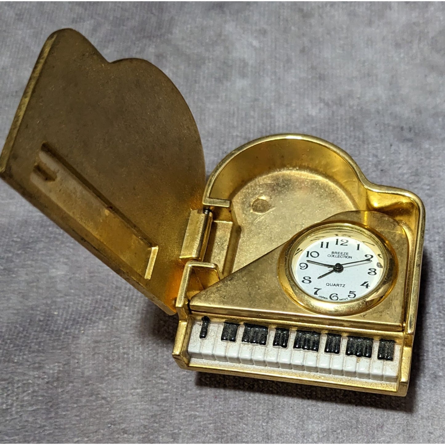 Vintage Breeze Collection Gold Piano Desk Clock