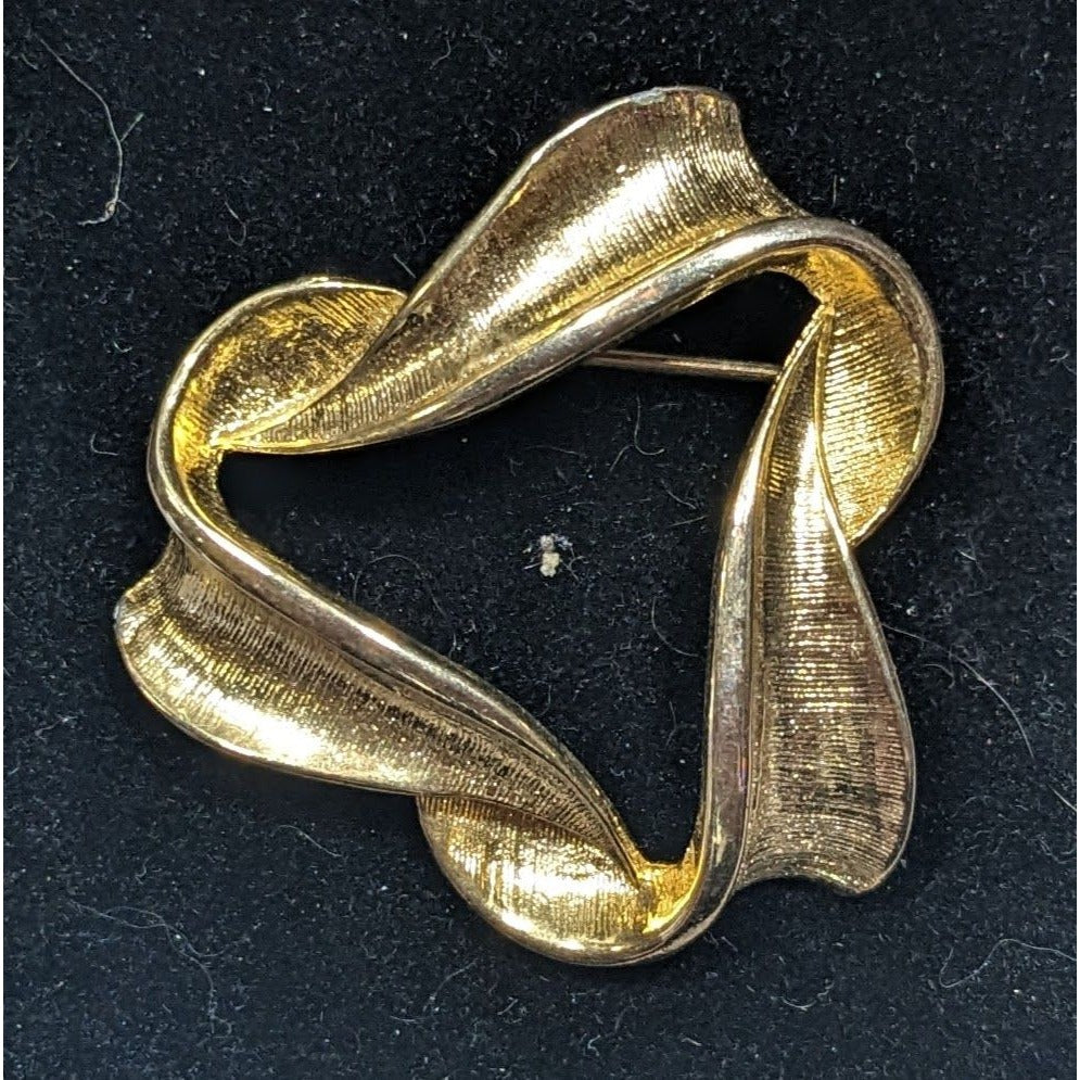 Vintage Triangle Ribbon Textured Gold Tone Brooch