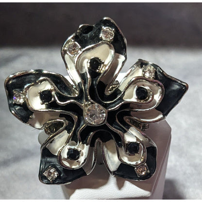 Chunky Floral Black And White Stretch Statement Ring Size 6 1/2