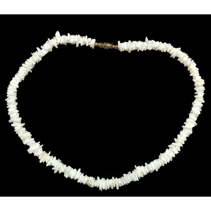 Vintage Summer Beachy White Shell Chip Necklace
