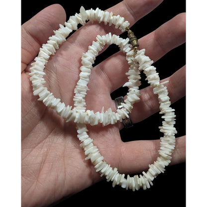 Vintage Summer Beachy White Shell Chip Necklace
