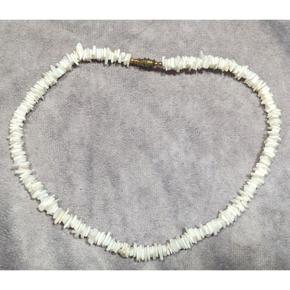 Vintage Summer Beachy White Shell Chip Necklace