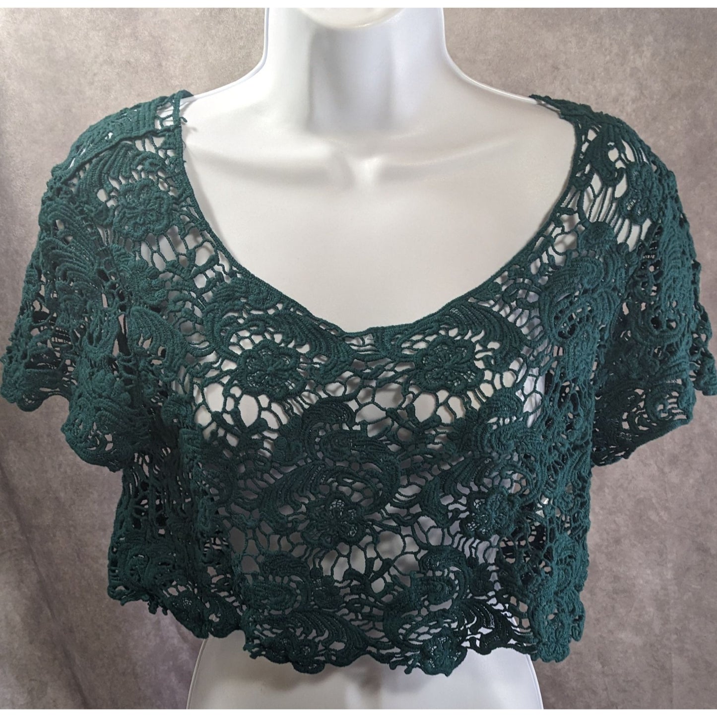 Love Culture Floral Crochet Lace Green Cropped Top Size S/M