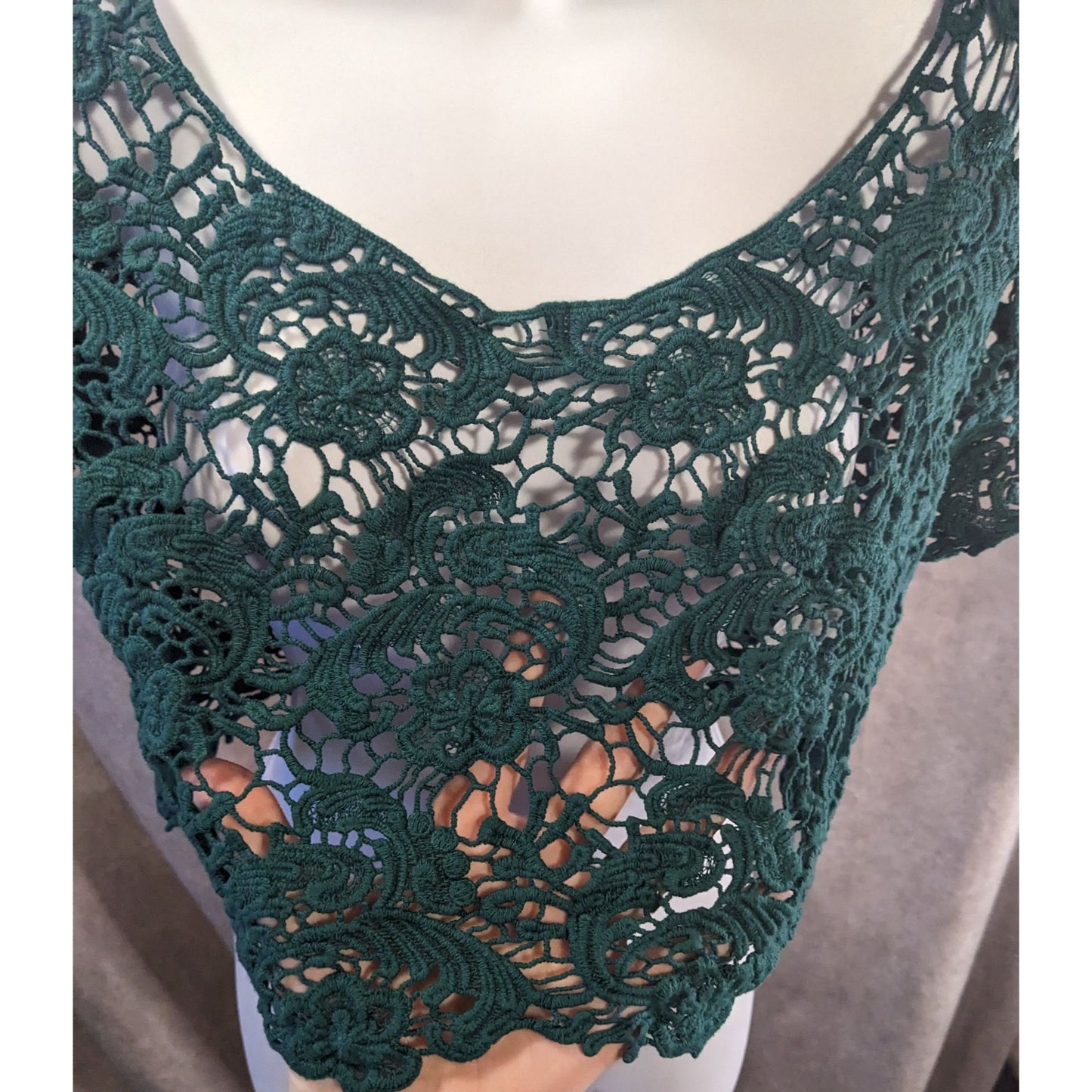 Love Culture Floral Crochet Lace Green Cropped Top Size S/M