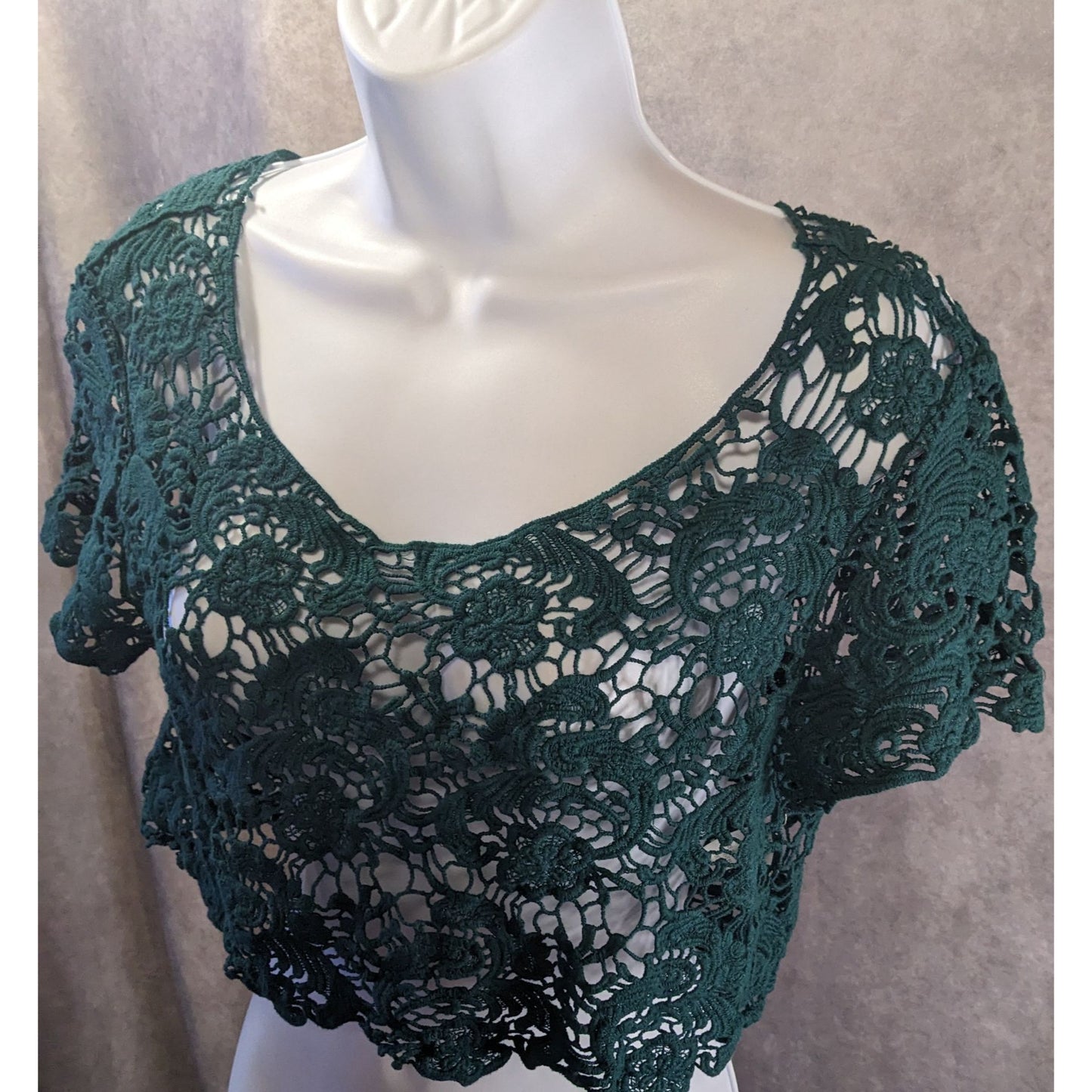 Love Culture Floral Crochet Lace Green Cropped Top Size S/M