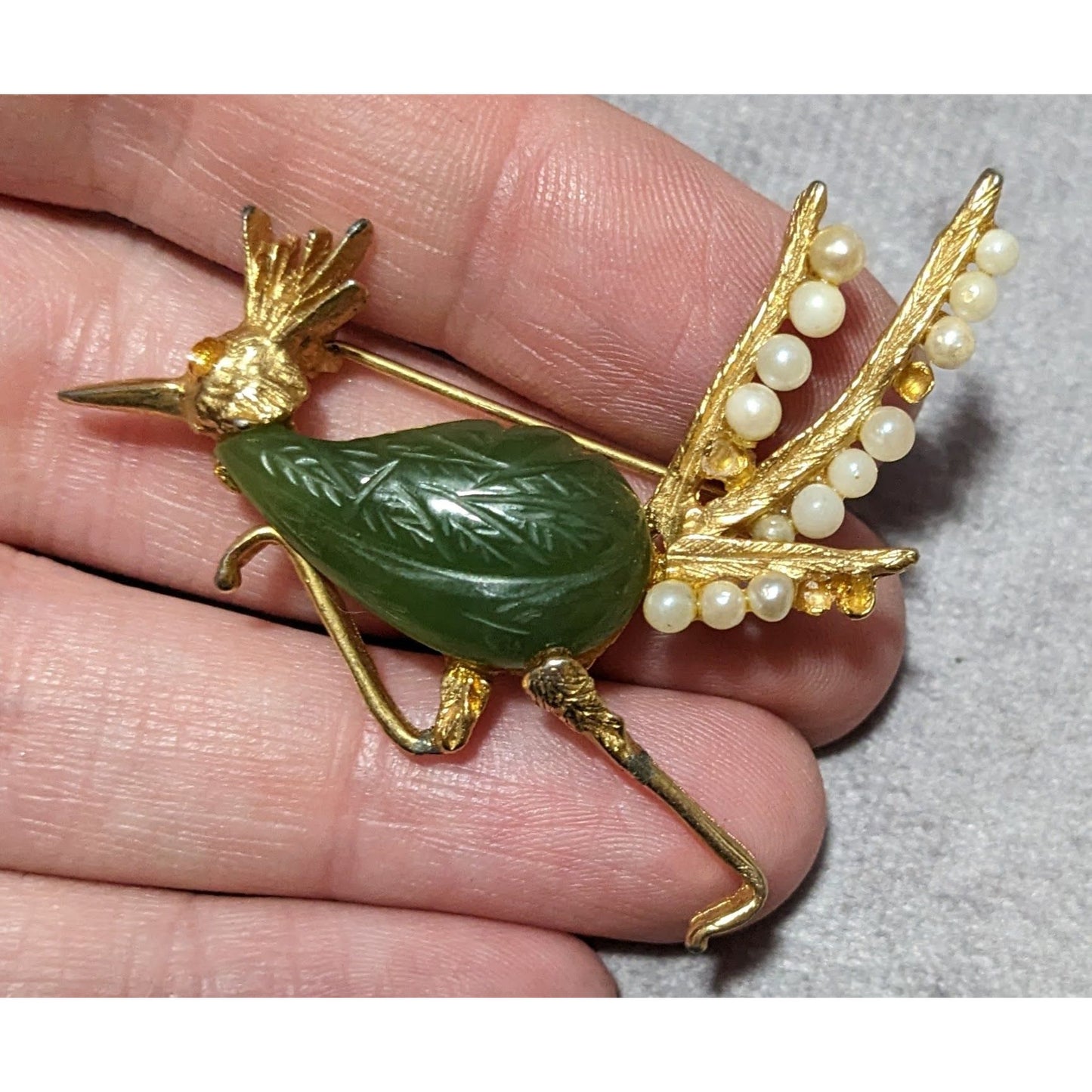 Vintage Gold Tone Jade And Seed Pearl Roadrunner Brooch