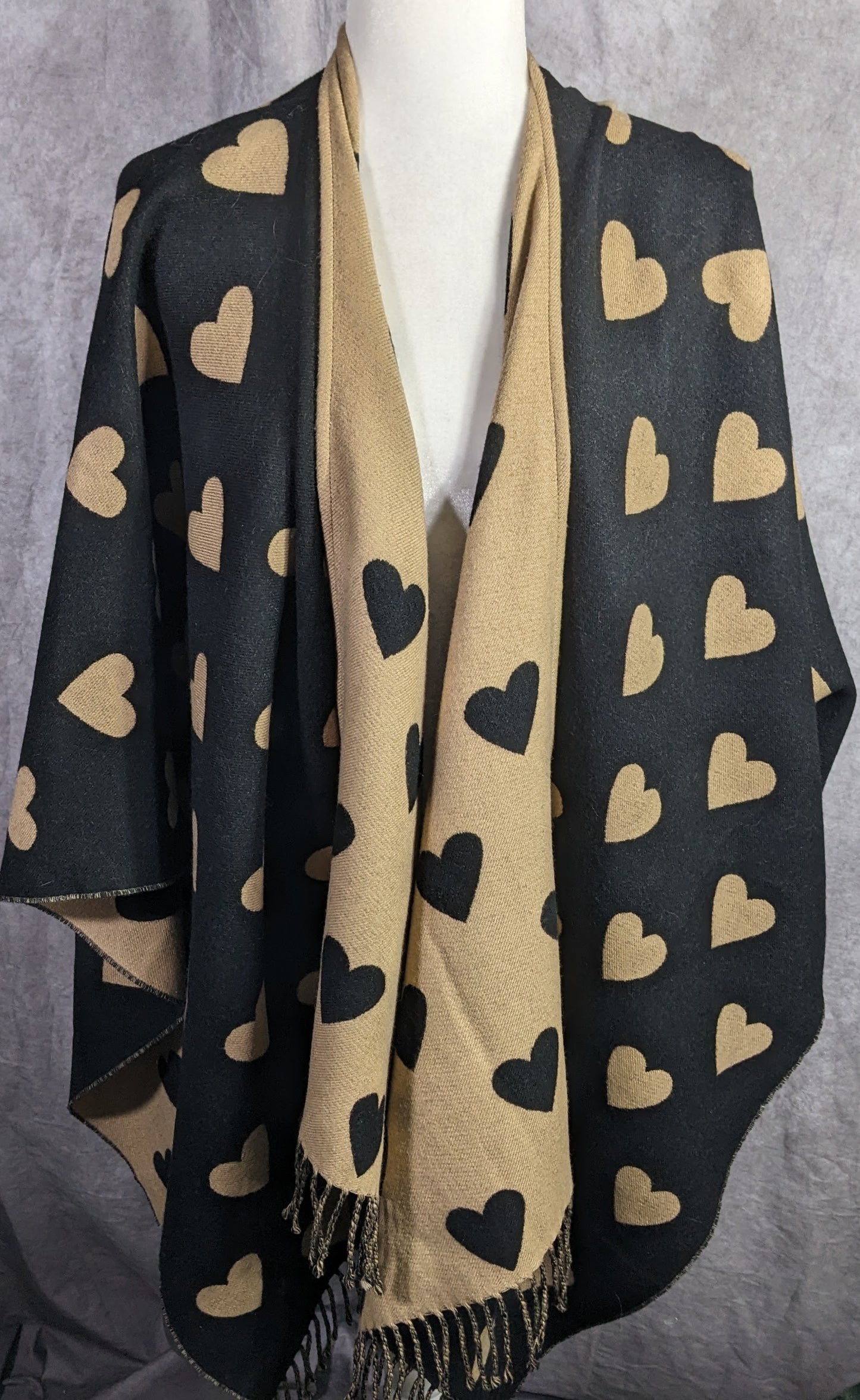 Heart Pattern Reversible Black & Tan Open Poncho Wrap With Fringe 28 Inches Long