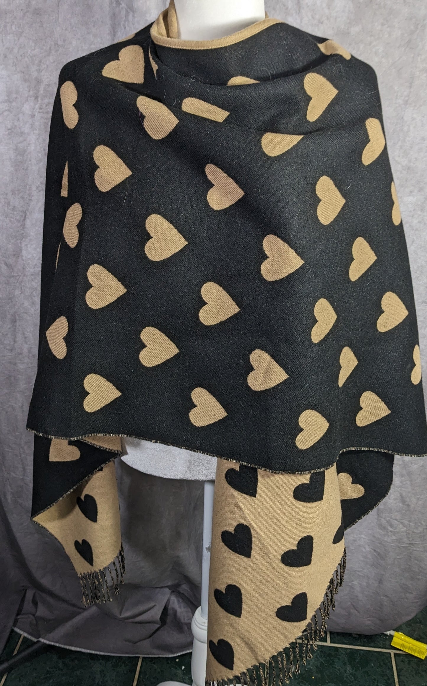 Heart Pattern Reversible Black & Tan Open Poncho Wrap With Fringe 28 Inches Long