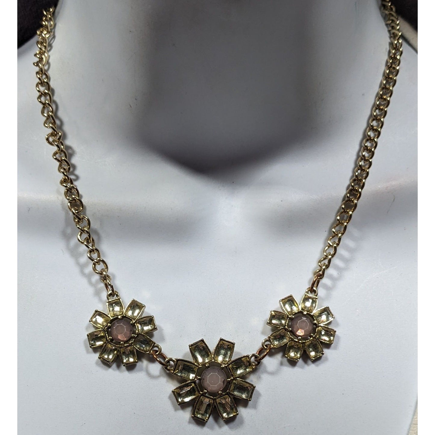Retro Fairycore Gemmed Triple Flower Necklace