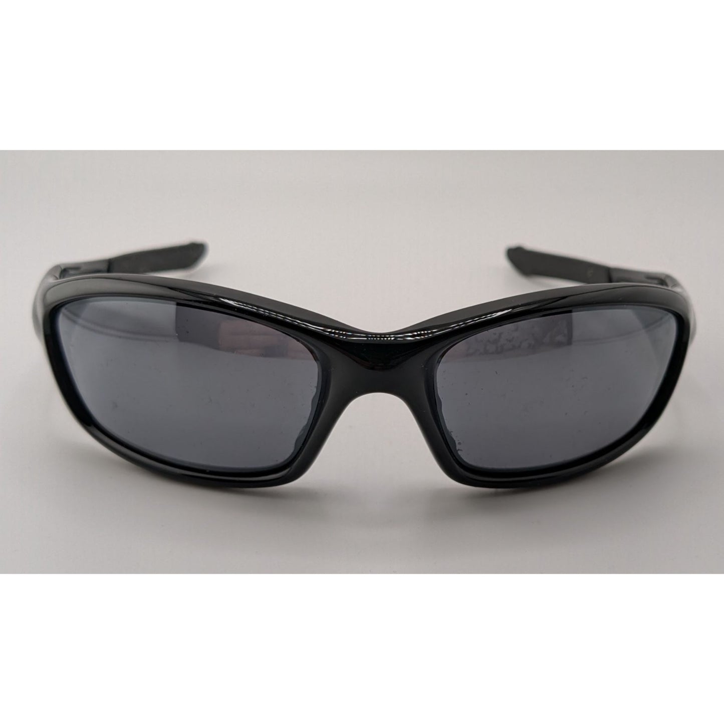 Oakley Vintage 90s Straight Sunglasses 04-325 Black Frame