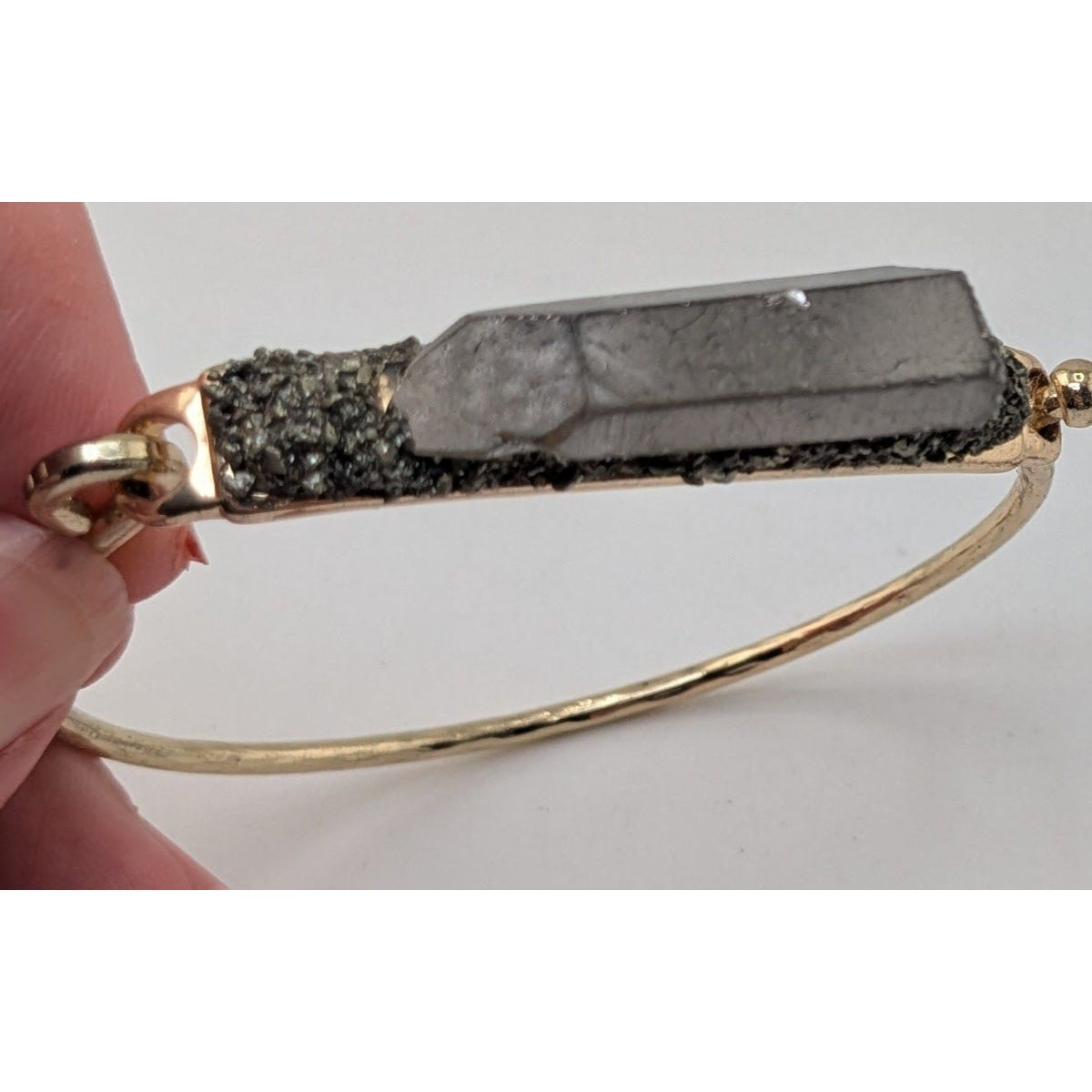 Boho Witchy Quartz Crystal Pyrite Gold Tone Bangle Bracelet 7 1/2 Inch