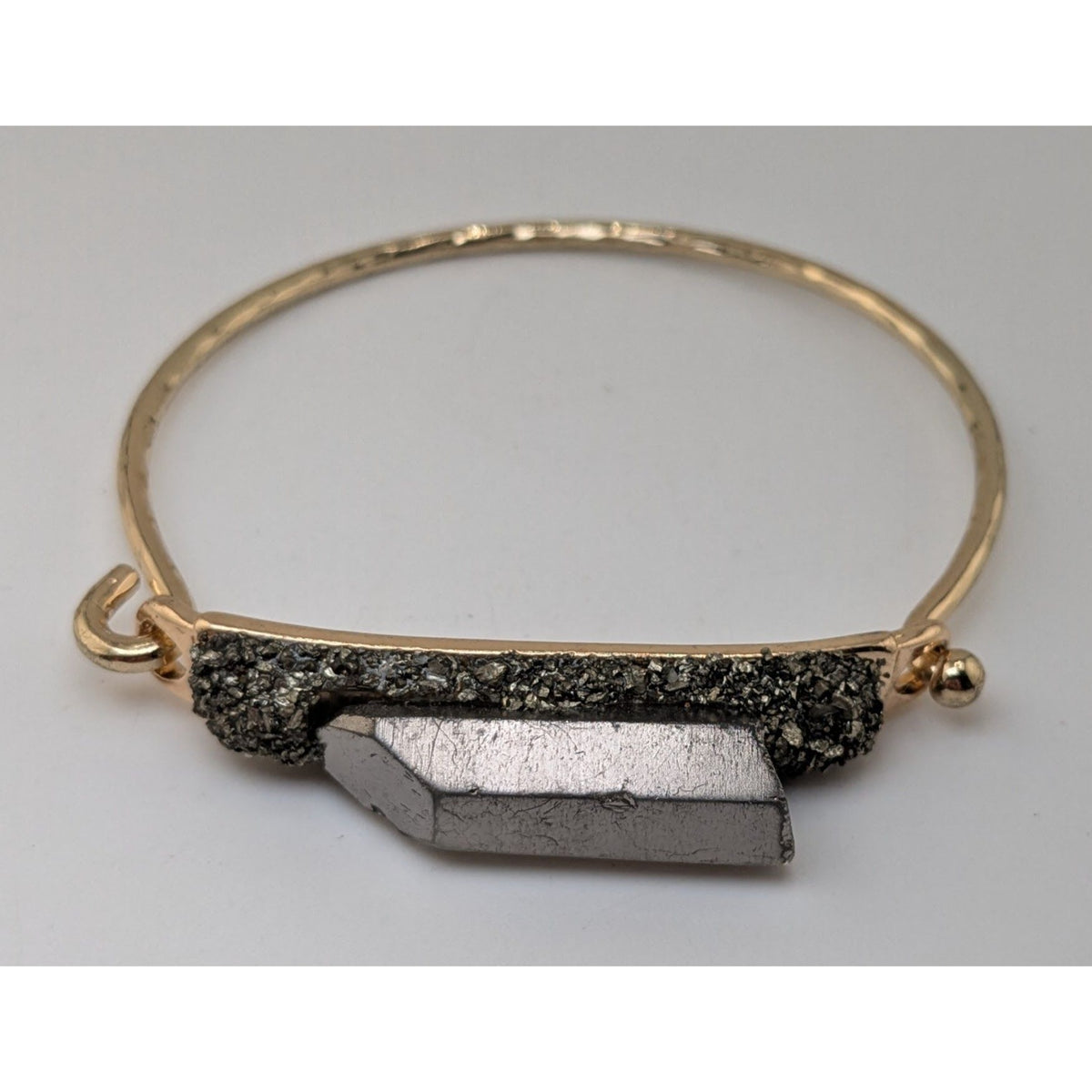 Boho Witchy Quartz Crystal Pyrite Gold Tone Bangle Bracelet 7 1/2 Inch