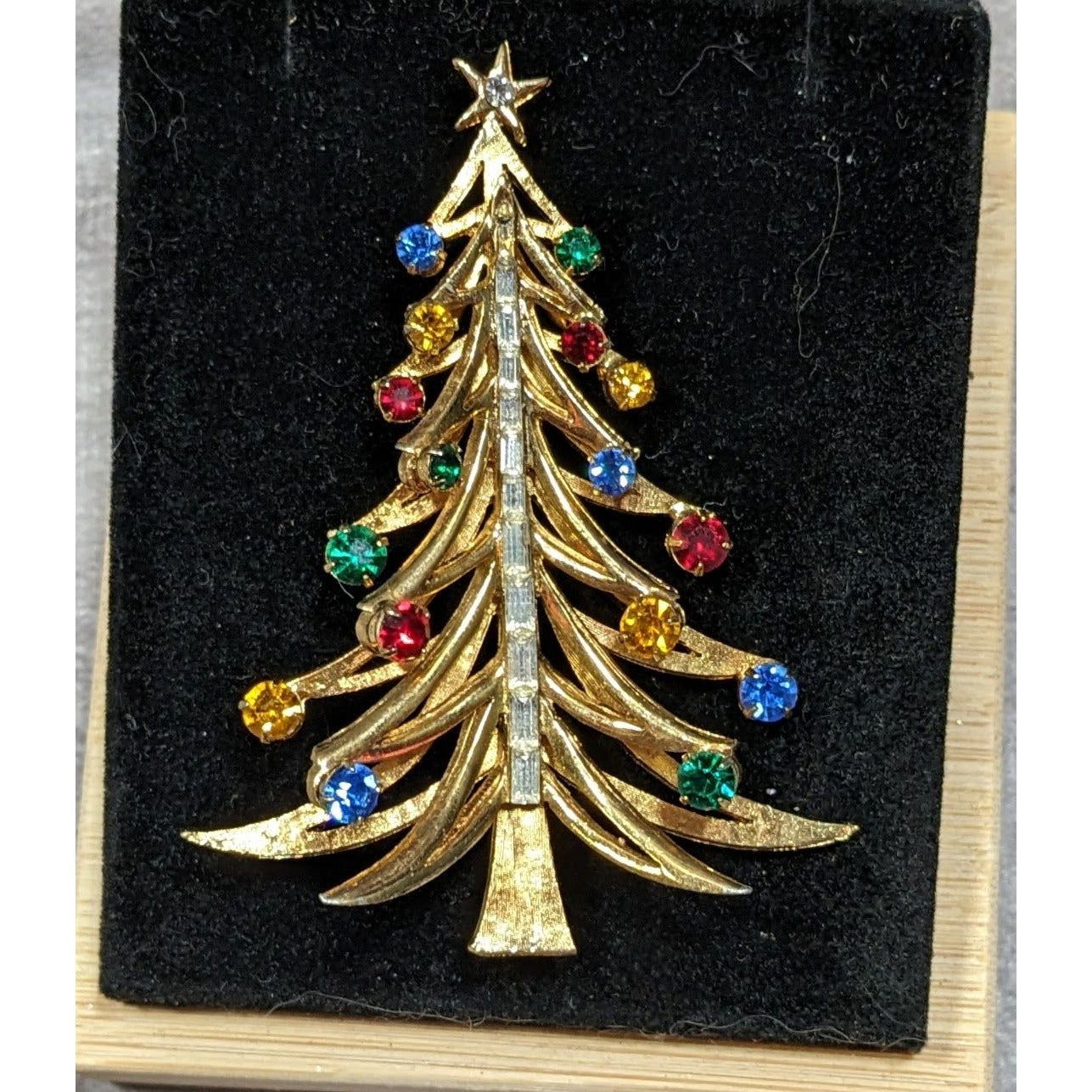 Vintage HTF Brooks Gemmed Gold Tone Christmas Tree Brooch