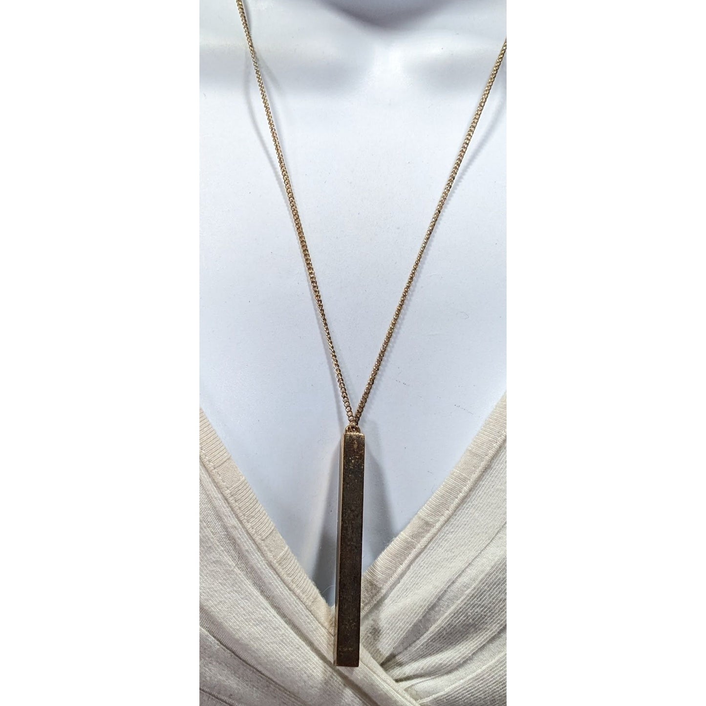 Charming Charlie Modern Elegant Gold Told Pillar Necklace