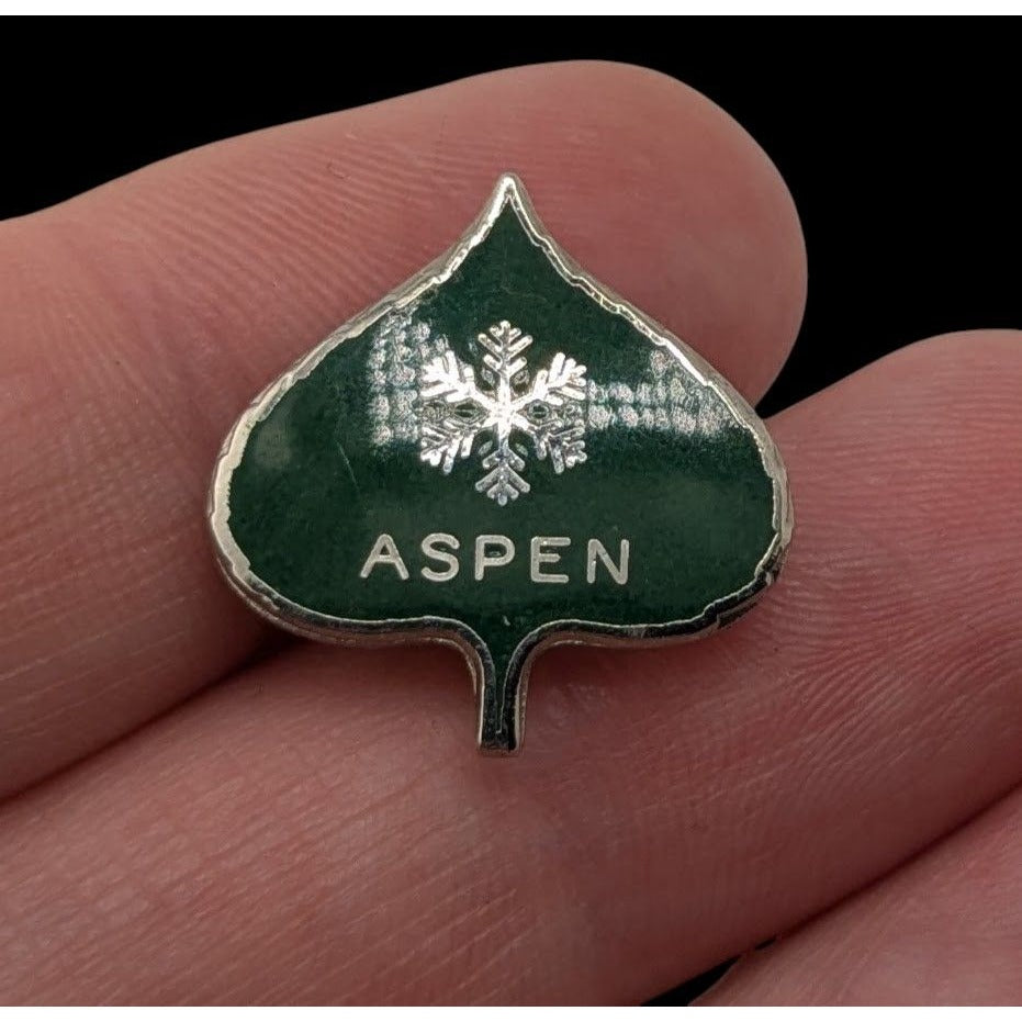 Aspen Souvenir Vintage Leaf Pin Green Enamel Snowflake Accent 3/4 Inch