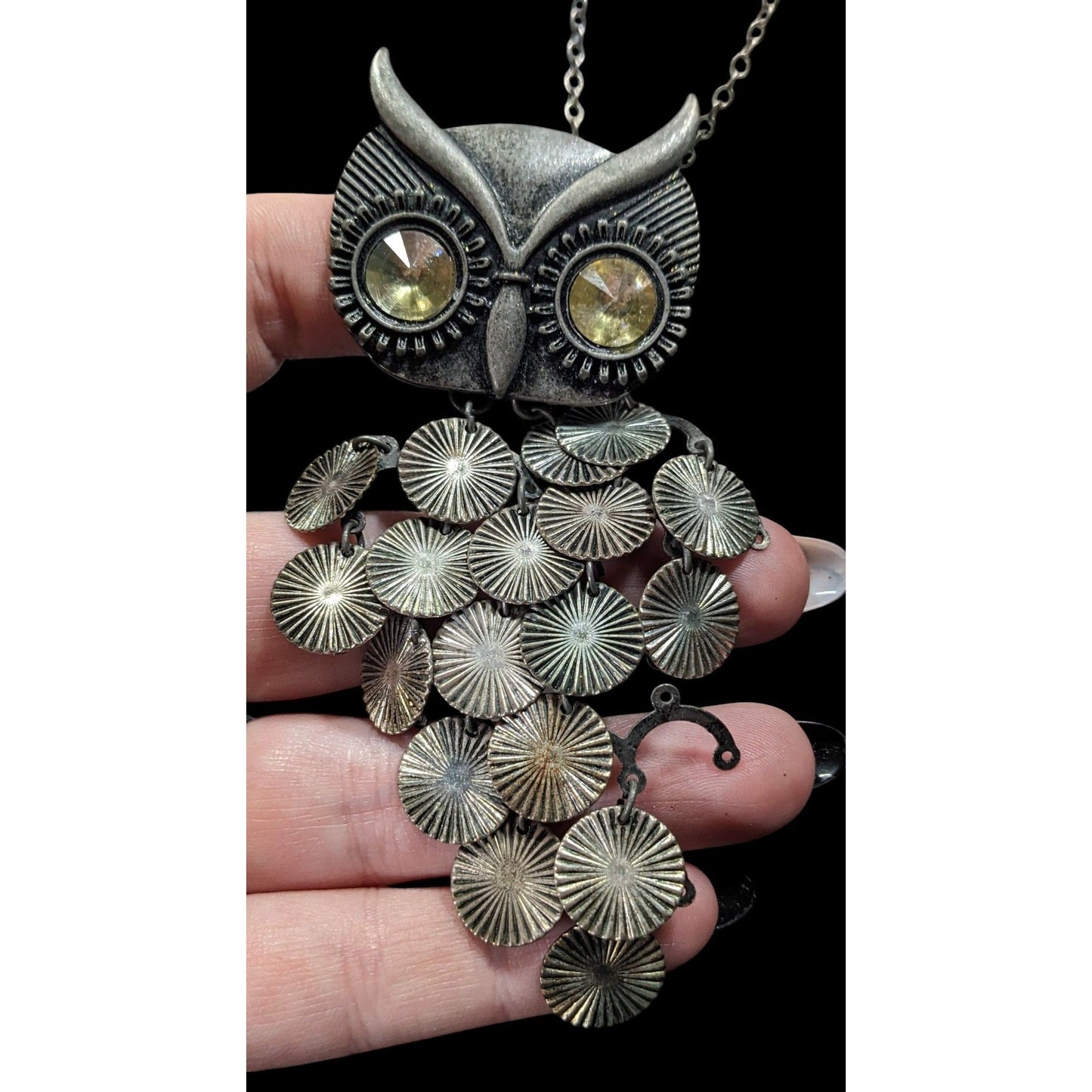 Quirky Y2K Own Pedant Necklace With Disc Fringe Feathers And Yellow Gem Eyes
