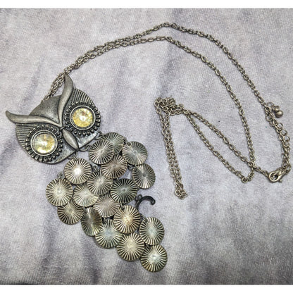 Quirky Y2K Own Pedant Necklace With Disc Fringe Feathers And Yellow Gem Eyes
