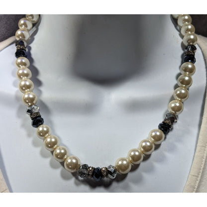 Handmade Elegant Faux Pearl And Glass Beaded Necklace