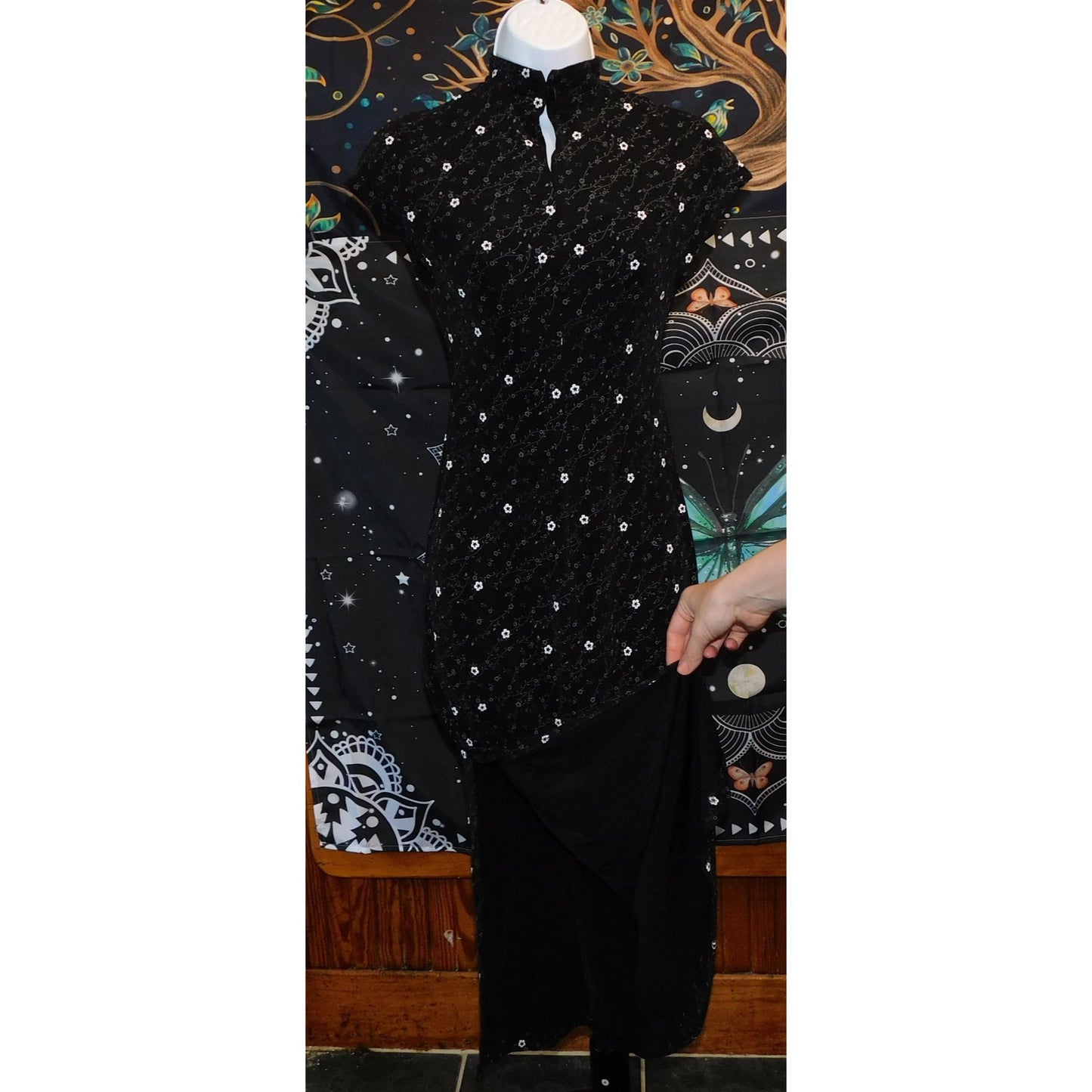 Gothic Floral Sheath Dress With Button Neck