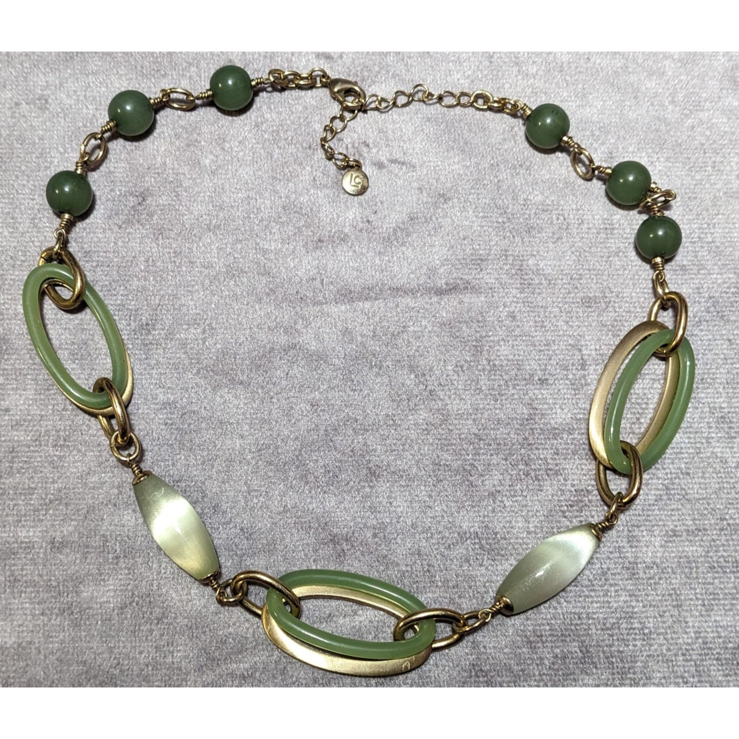 Vintage Liz Claiborne Green And Gold Cateye Retro Necklace