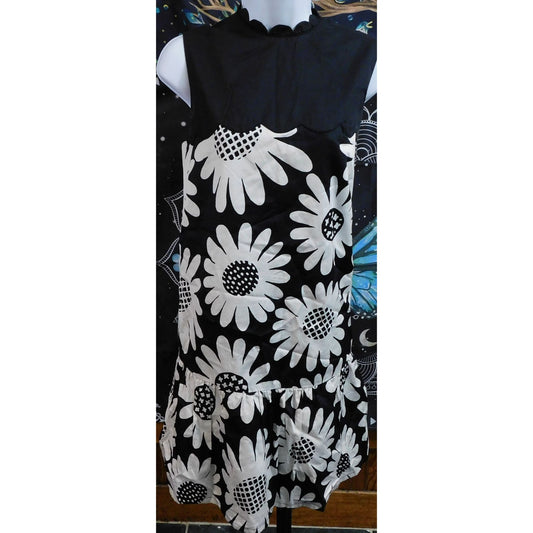 Victoria Beckham Scalloped Daisy  Dress