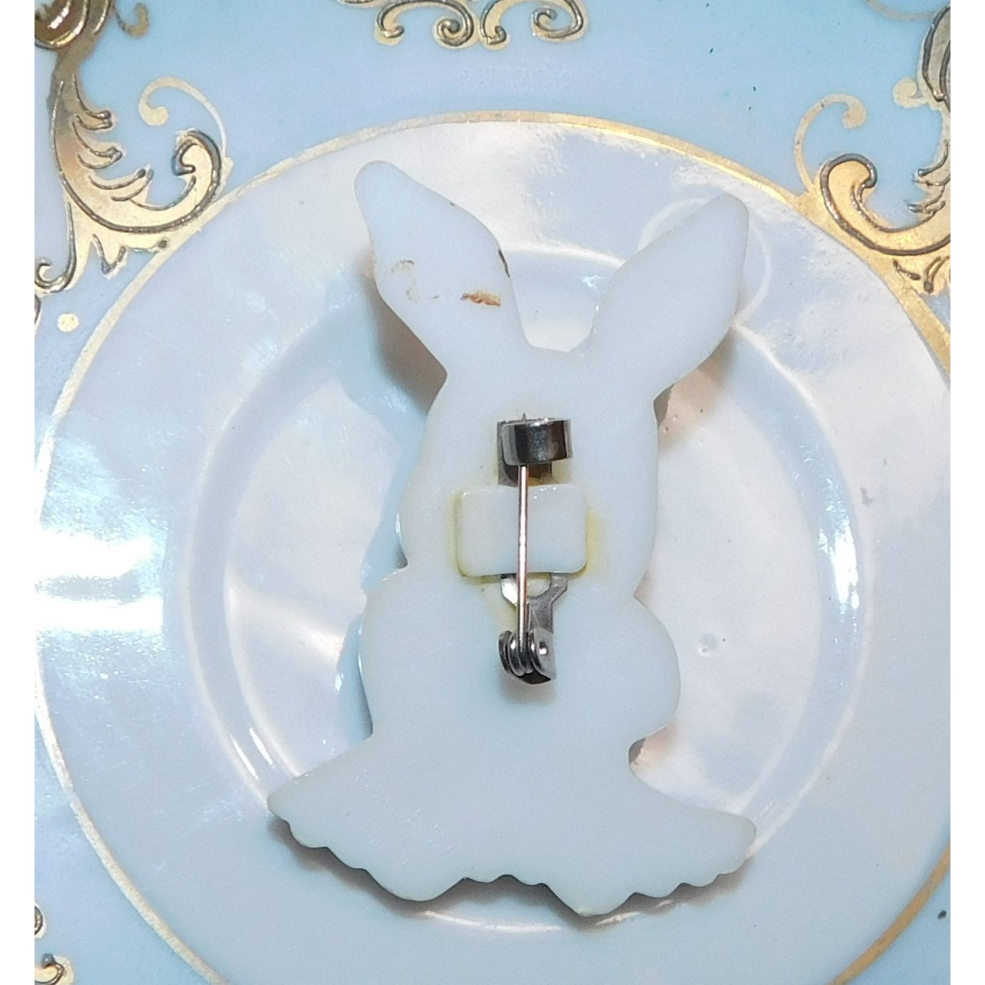 Vintage Nostalgic Easter Bunny Pin White And Purple Plastic