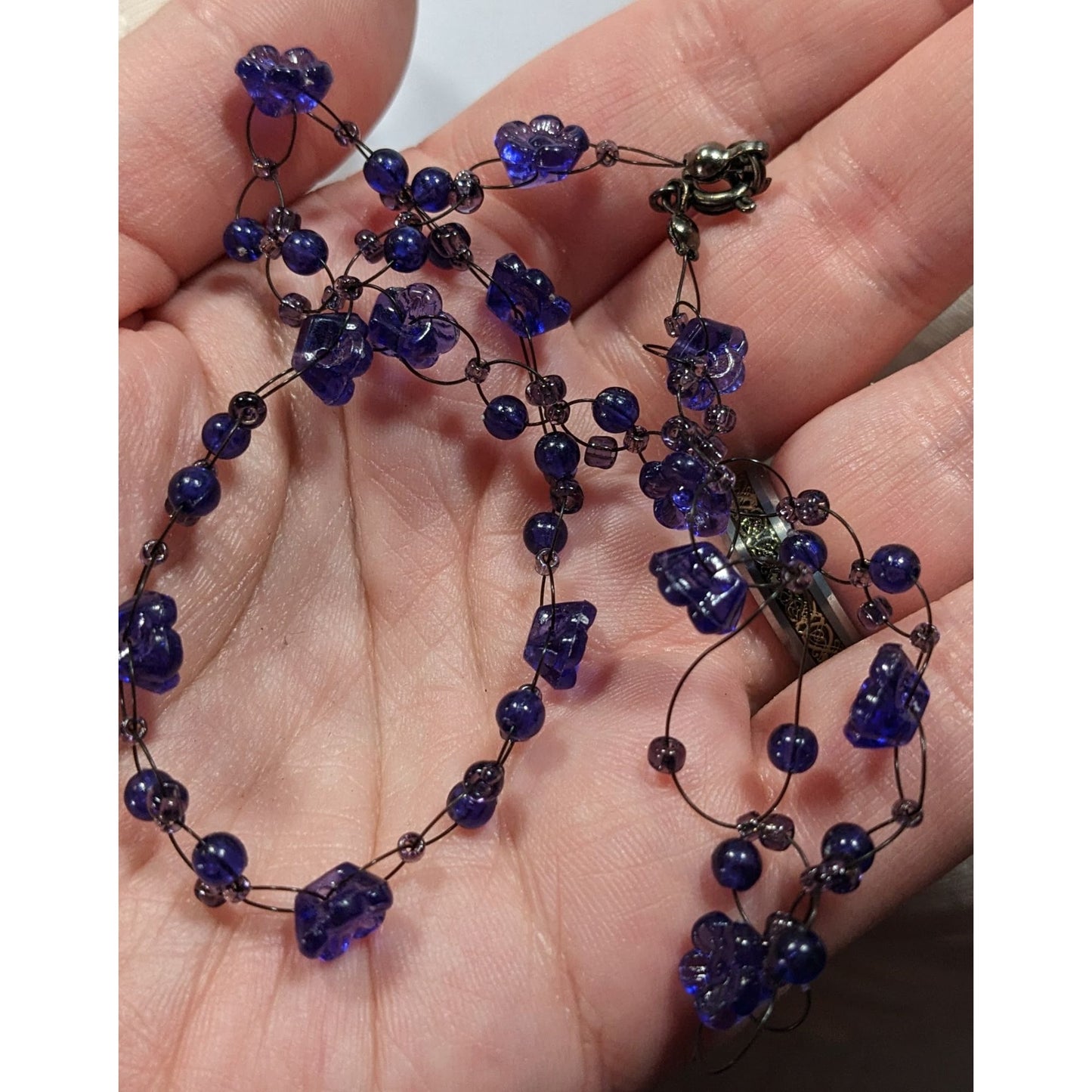 90s Style Blue Beaded Floral Necklace