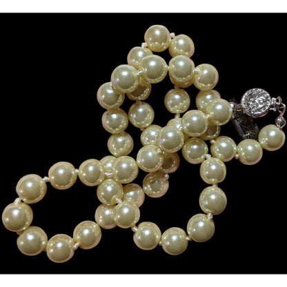 Vintage Elegant Pastel Yellow Pearl Necklace