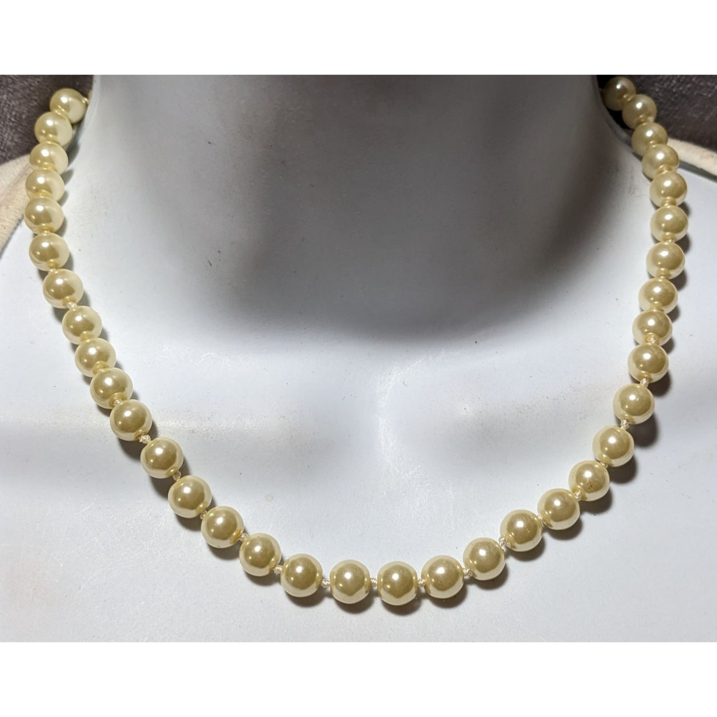 Vintage Elegant Pastel Yellow Pearl Necklace