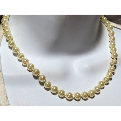 Vintage Elegant Pastel Yellow Pearl Necklace