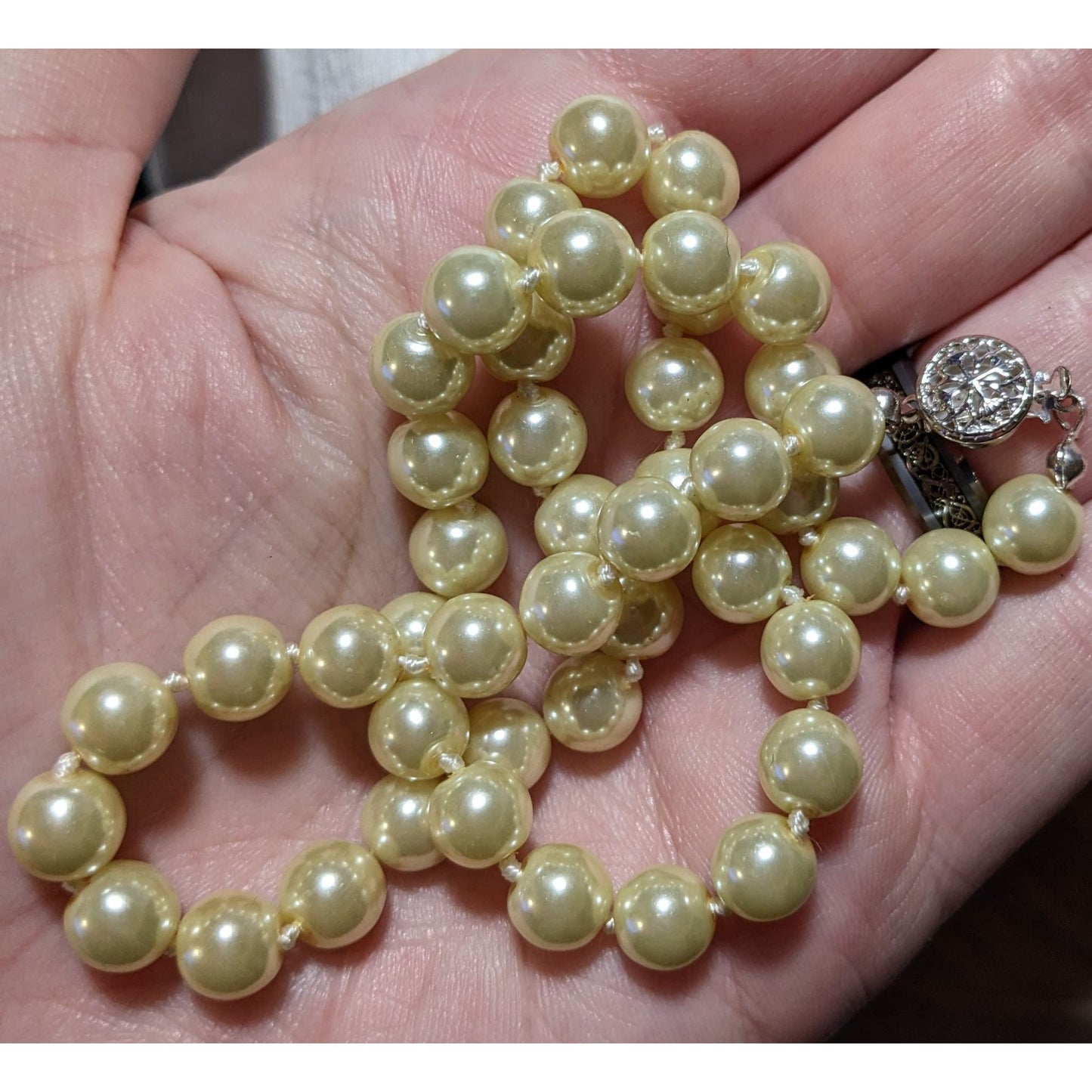 Vintage Elegant Pastel Yellow Pearl Necklace