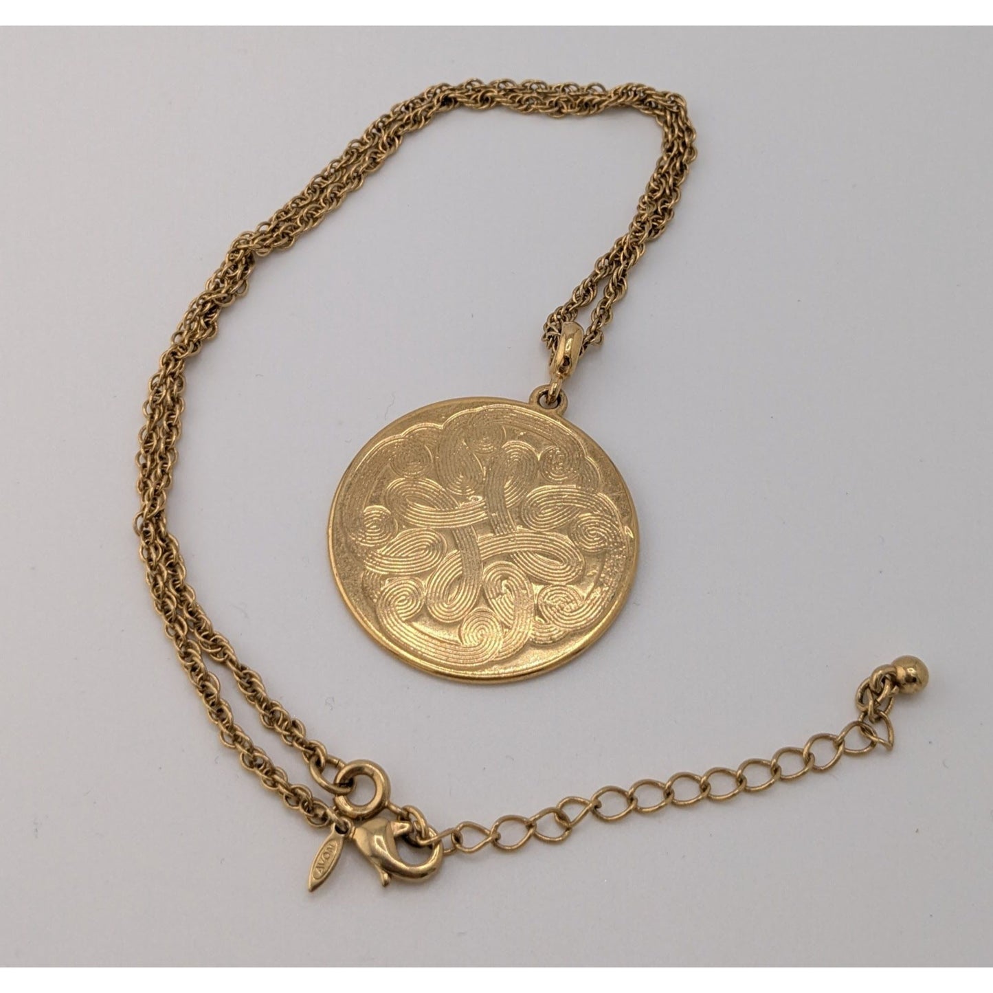 Vintage Avon Celtic Knot Etched Gold Tone Medallion Necklace