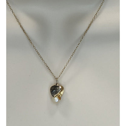 Vintage Romantic Minimalist Gold Tone Heart Pendant Necklace With Pearl Accent