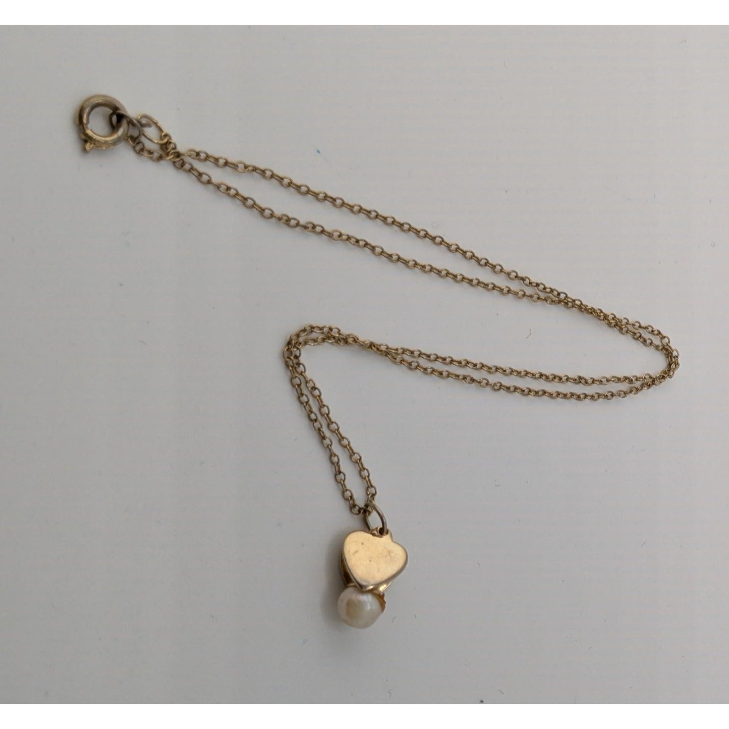 Vintage Romantic Minimalist Gold Tone Heart Pendant Necklace With Pearl Accent