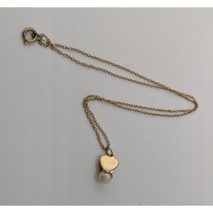 Vintage Romantic Minimalist Gold Tone Heart Pendant Necklace With Pearl Accent