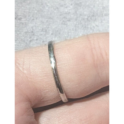 Minimalist Gemmed Silver Tone Arrow Ring Size 10 1/2